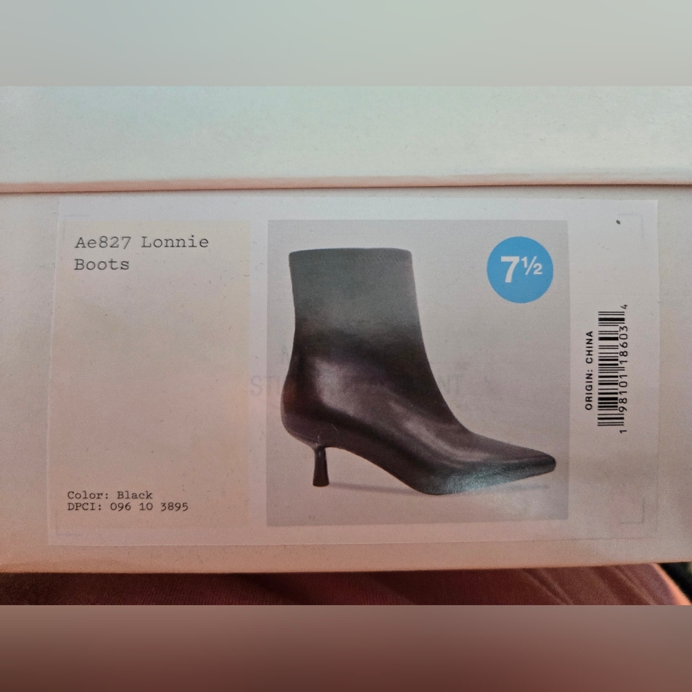 Black Faux Leather Boots, Zips Up the Side, Size 7.5, New With Tags in Box - Picture 12 of 13